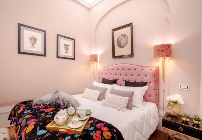 Appartamento a Lucca - THE MEDIEVAL PENTHOUSE, Indulge among History in a Luxury 5 Bedrooms Apartment Appartamento a Lucca - THE MEDIEVAL PENTHOUSE, Indulge among History in a Luxury 5 Bedrooms Apartment