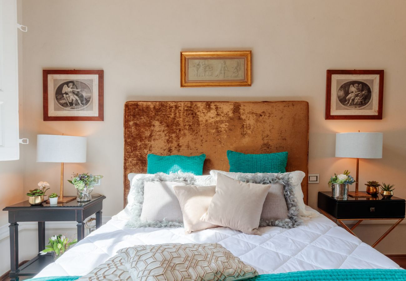Appartamento a Lucca - THE MEDIEVAL PENTHOUSE, Indulge among History in a Luxury 5 Bedrooms Apartment Appartamento a Lucca - THE MEDIEVAL PENTHOUSE, Indulge among History in a Luxury 5 Bedrooms Apartment