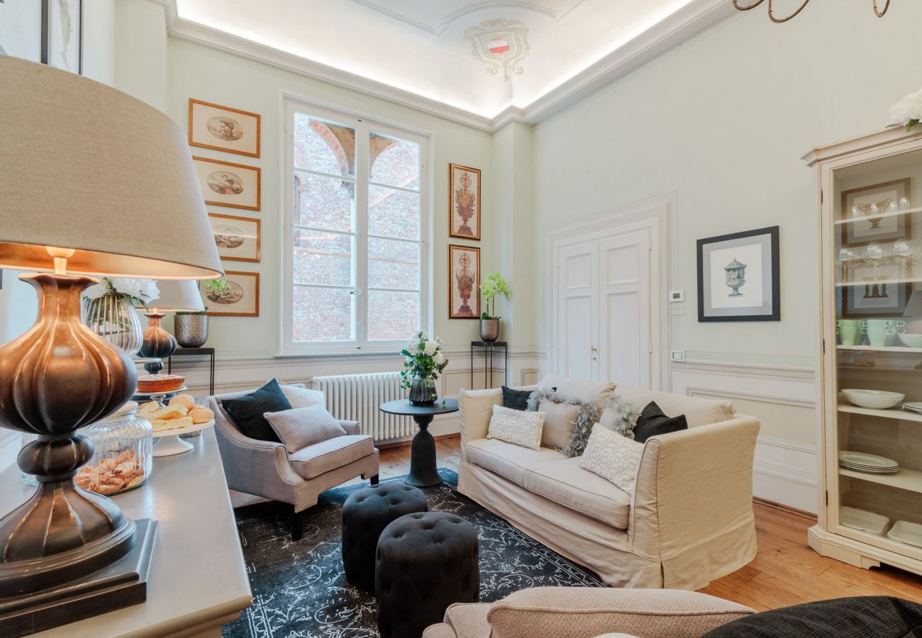 Appartamento a Lucca - THE MEDIEVAL PENTHOUSE, Indulge among History in a Luxury 5 Bedrooms Apartment Appartamento a Lucca - THE MEDIEVAL PENTHOUSE, Indulge among History in a Luxury 5 Bedrooms Apartment