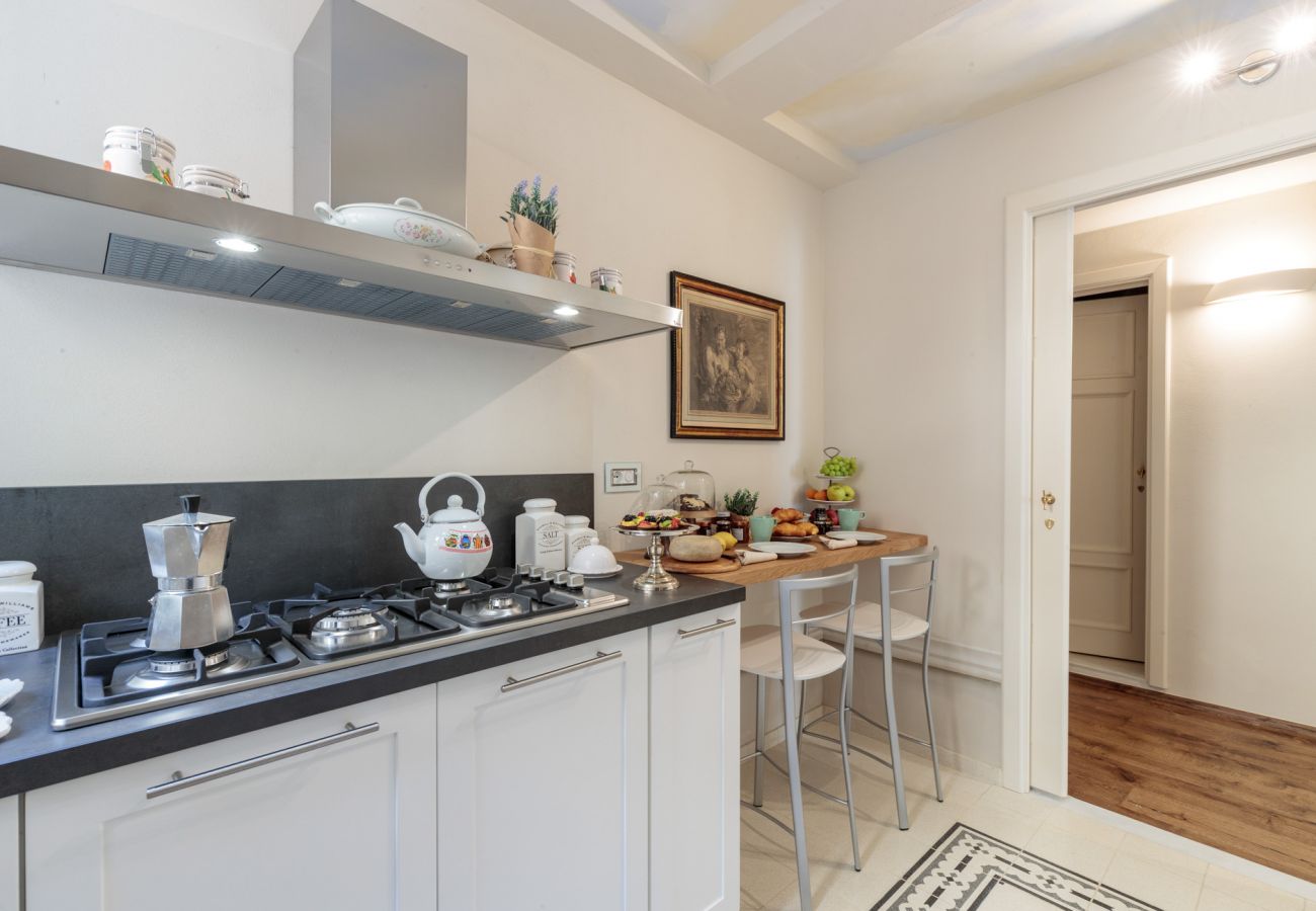 Appartamento a Lucca - THE MEDIEVAL PENTHOUSE, Indulge among History in a Luxury 5 Bedrooms Apartment Appartamento a Lucca - THE MEDIEVAL PENTHOUSE, Indulge among History in a Luxury 5 Bedrooms Apartment