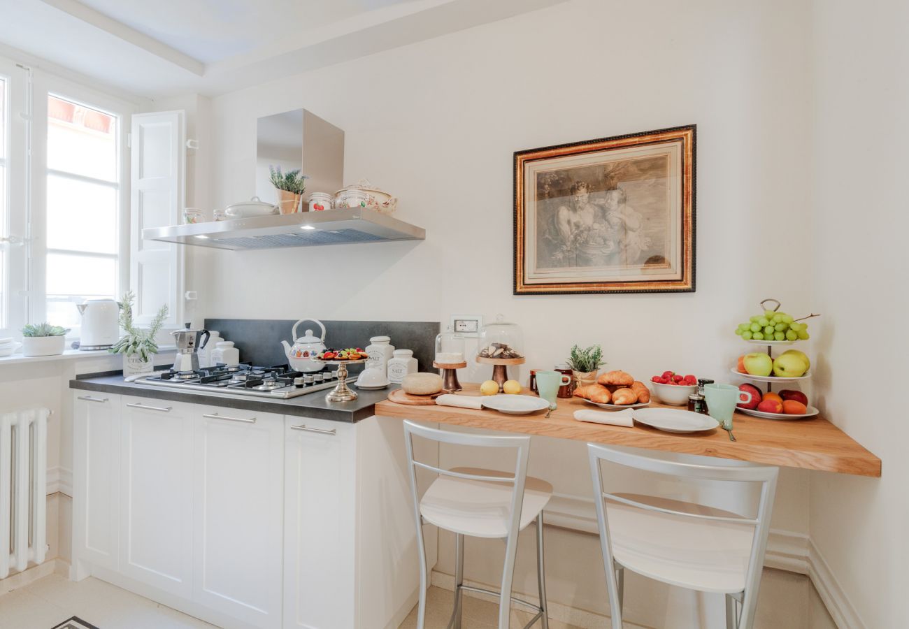 Appartamento a Lucca - THE MEDIEVAL PENTHOUSE, Indulge among History in a Luxury 5 Bedrooms Apartment Appartamento a Lucca - THE MEDIEVAL PENTHOUSE, Indulge among History in a Luxury 5 Bedrooms Apartment
