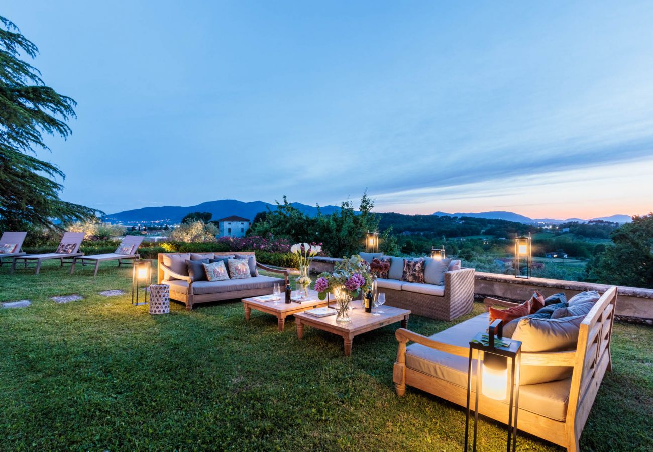 Villa a Montecarlo - 10 Bedrooms Villa in Lucca, SPA, Panoramic Pool Villa a Montecarlo - 10 Bedrooms Villa in Lucca, SPA, Panoramic Pool