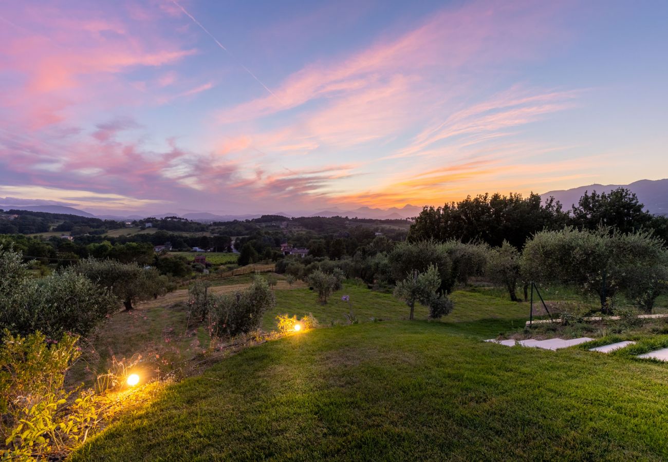 Villa a Montecarlo - 10 Bedrooms Villa in Lucca, SPA, Panoramic Pool Villa a Montecarlo - 10 Bedrooms Villa in Lucca, SPA, Panoramic Pool