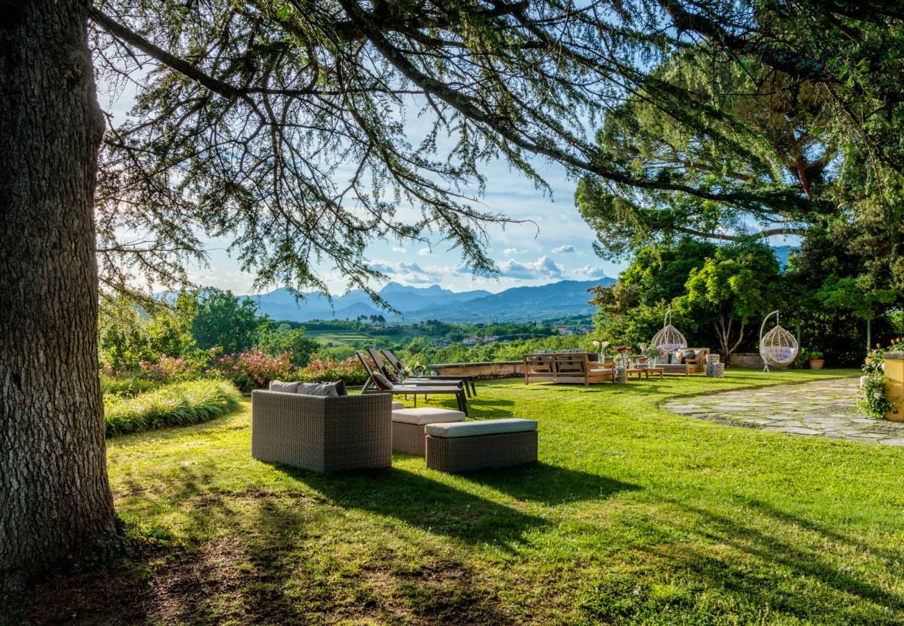 Villa a Montecarlo - 10 Bedrooms Villa in Lucca, SPA, Panoramic Pool Villa a Montecarlo - 10 Bedrooms Villa in Lucca, SPA, Panoramic Pool