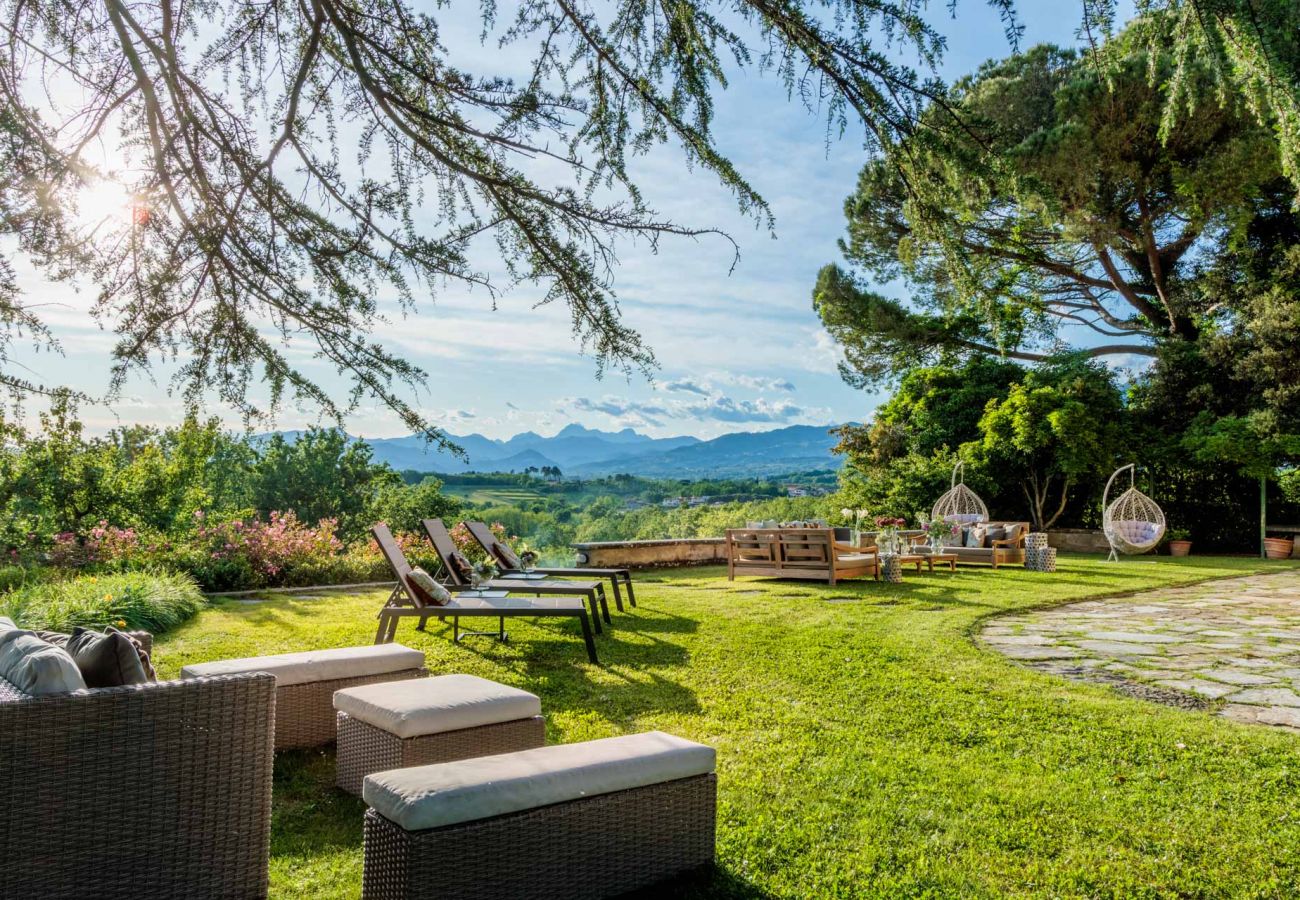 Villa a Montecarlo - 10 Bedrooms Villa in Lucca, SPA, Panoramic Pool Villa a Montecarlo - 10 Bedrooms Villa in Lucca, SPA, Panoramic Pool