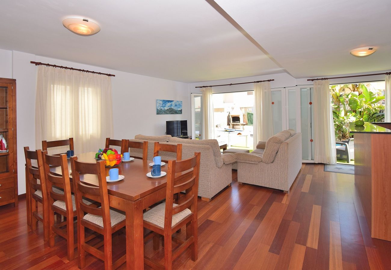 Casa a schiera a Playa de Muro - Siulador 107 fantástica villa con piscina privada, terraza, mesa de billar, ping pong y aire acondicionado Casa a schiera a Playa de Muro - Siulador 107 fantástica villa con piscina privada, terraza, mesa de billar, ping pong y aire acondicionado