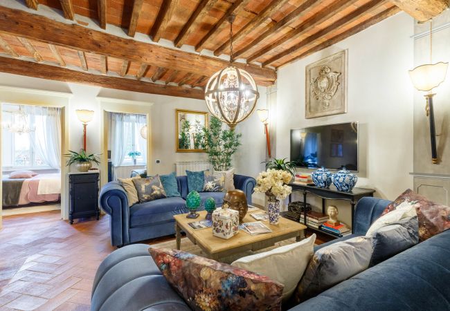 Appartamento a Lucca - CASA KATHY: Smart and Convenient Luxury 2 Bedrooms Apartment inside the City Walls Appartamento a Lucca - CASA KATHY: Smart and Convenient Luxury 2 Bedrooms Apartment inside the City Walls