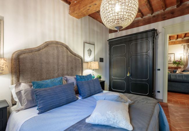 Appartamento a Lucca - CASA KATHY: Smart and Convenient Luxury 2 Bedrooms Apartment inside the City Walls Appartamento a Lucca - CASA KATHY: Smart and Convenient Luxury 2 Bedrooms Apartment inside the City Walls