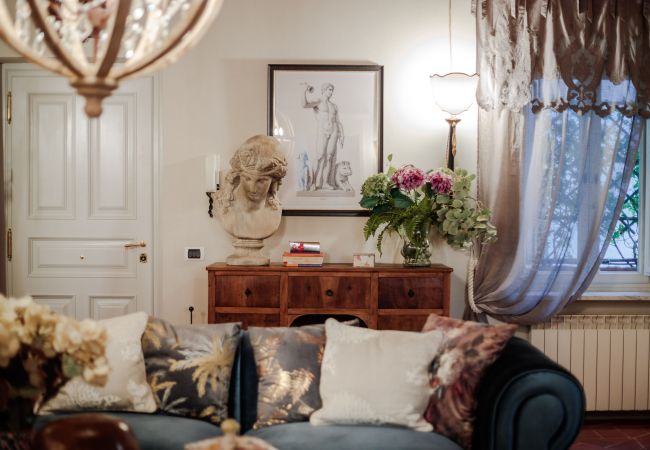 Appartamento a Lucca - CASA KATHY: Smart and Convenient Luxury 2 Bedrooms Apartment inside the City Walls Appartamento a Lucca - CASA KATHY: Smart and Convenient Luxury 2 Bedrooms Apartment inside the City Walls