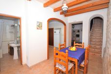 Casa a Maria de la salut - Sa Raval 082 acogedora casa de pueblo tradicional con terraza y WiFi
