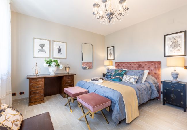 Villa a Lucca - Nonna Bianca, a Genuine Farmhouse in Sant'Alessio, Lucca Villa a Lucca - Nonna Bianca, a Genuine Farmhouse in Sant'Alessio, Lucca