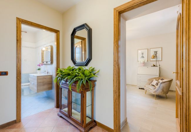 Villa a Lucca - Nonna Bianca, a Genuine Farmhouse in Sant'Alessio, Lucca Villa a Lucca - Nonna Bianca, a Genuine Farmhouse in Sant'Alessio, Lucca