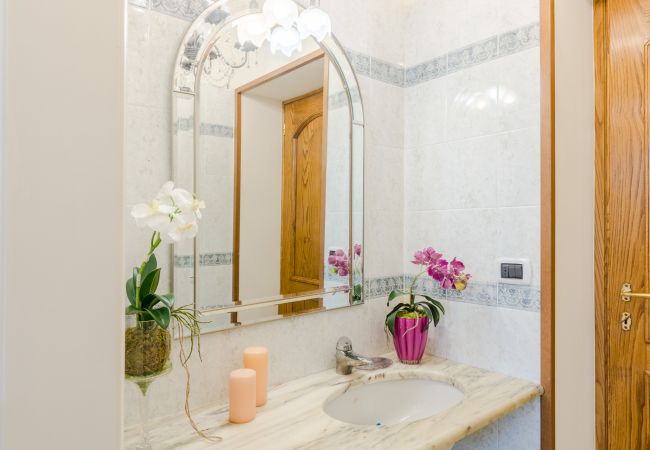 Villa a Lucca - Nonna Bianca, a Genuine Farmhouse in Sant'Alessio, Lucca Villa a Lucca - Nonna Bianca, a Genuine Farmhouse in Sant'Alessio, Lucca