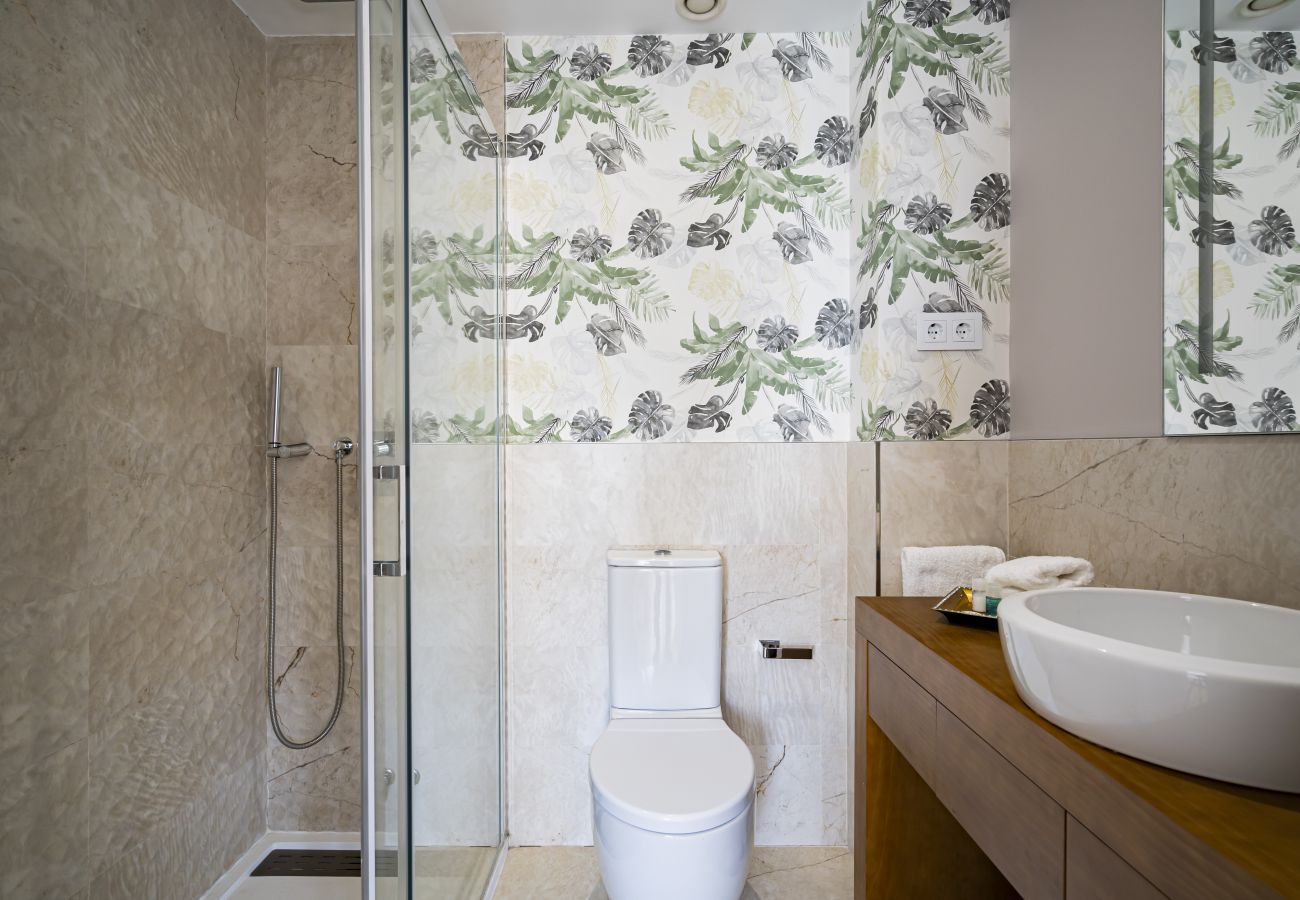 Appartamento a Madrid - REAL PALACE MADRID 2HH, 2 BATHROOMS, 6 PAX Appartamento a Madrid - REAL PALACE MADRID 2HH, 2 BATHROOMS, 6 PAX