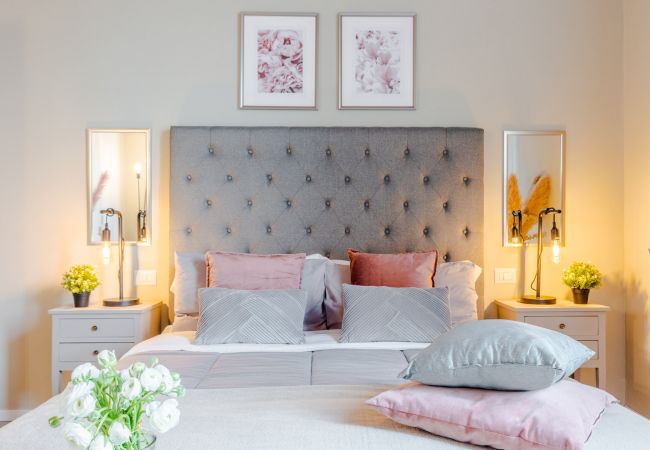 Appartamento a Lucca - Casa Gina, a modern charming urban retreat with free parking by the train station and the Walls of Lucca Appartamento a Lucca - Casa Gina, a modern charming urban retreat with free parking by the train station and the Walls of Lucca