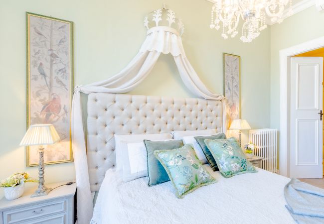 Appartamento a Lucca - Luxury 3 bedrooms Apartment Amazing Views over the Amphiteatre Square inside the Walls of Lucca Appartamento a Lucca - Luxury 3 bedrooms Apartment Amazing Views over the Amphiteatre Square inside the Walls of Lucca