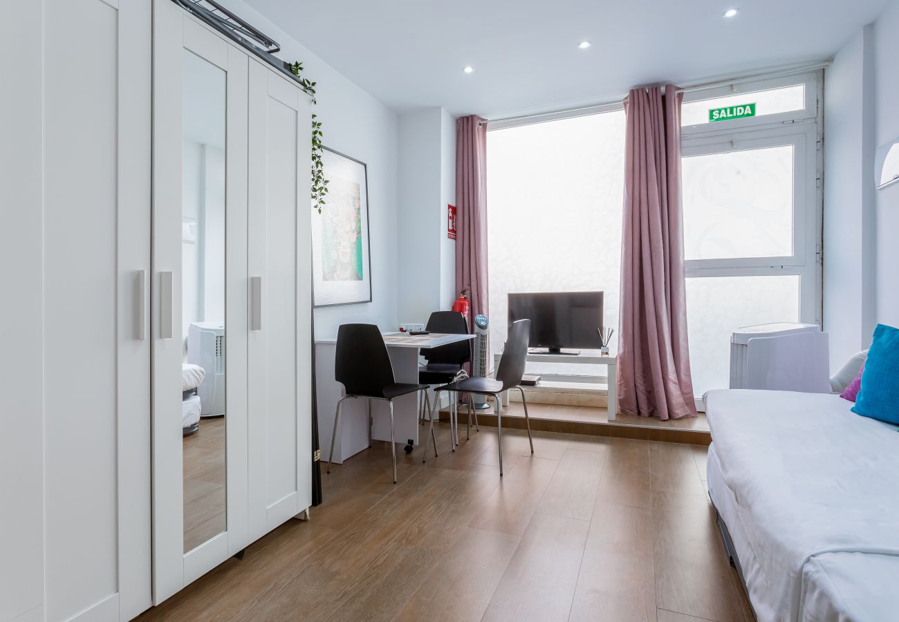 Studio a Madrid - Estudio en planta baja en Goya, Madrid Studio a Madrid - Estudio en planta baja en Goya, Madrid