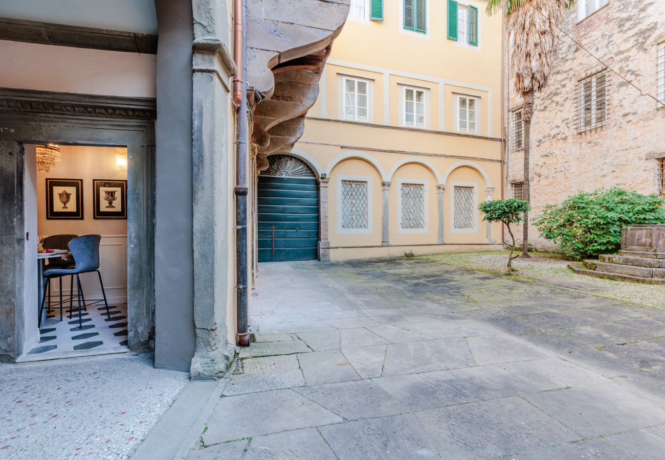 Appartamento a Lucca - Smart & Stylish Studio inside the Walls of Lucca Appartamento a Lucca - Smart & Stylish Studio inside the Walls of Lucca