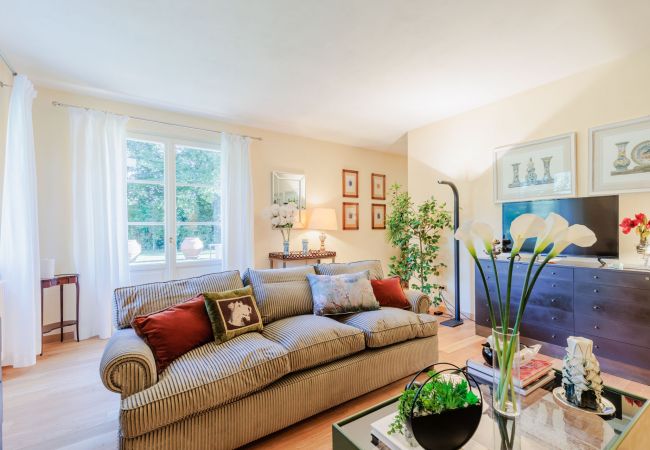 Villa a Lucca - Charming Cottage with Private Pool in Lucca Villa a Lucca - Charming Cottage with Private Pool in Lucca