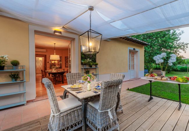 Villa a Lucca - Charming Cottage with Private Pool in Lucca Villa a Lucca - Charming Cottage with Private Pool in Lucca