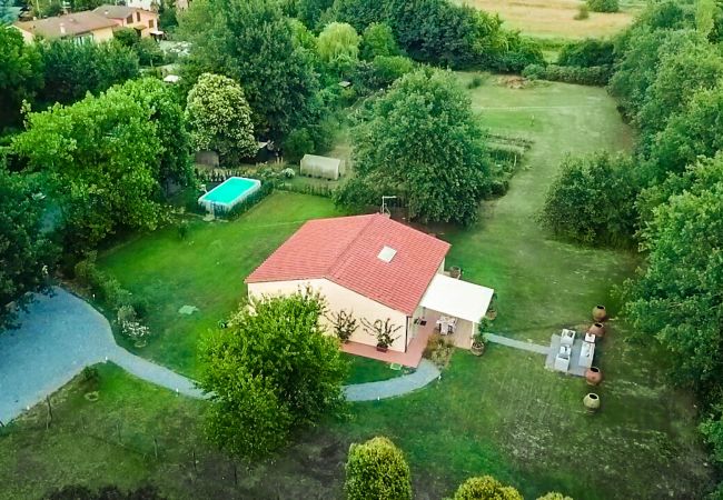 Villa a Lucca - Charming Cottage with Private Pool in Lucca Villa a Lucca - Charming Cottage with Private Pool in Lucca
