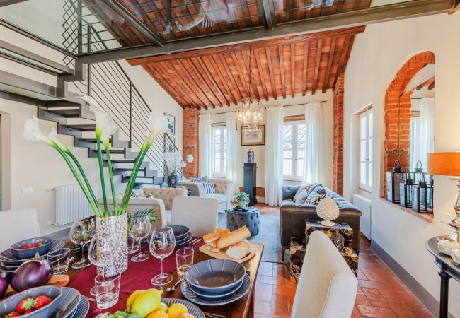 Appartamento a Lucca - Casa Lucky, Romantic Modern 3 bedrooms Penthouse inside the Walls of Lucca Appartamento a Lucca - Casa Lucky, Romantic Modern 3 bedrooms Penthouse inside the Walls of Lucca