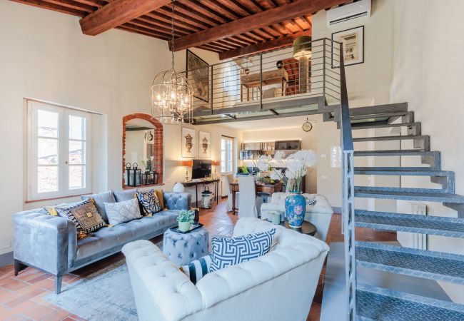 Appartamento a Lucca - Casa Lucky, Romantic Modern 3 bedrooms Penthouse inside the Walls of Lucca Appartamento a Lucca - Casa Lucky, Romantic Modern 3 bedrooms Penthouse inside the Walls of Lucca