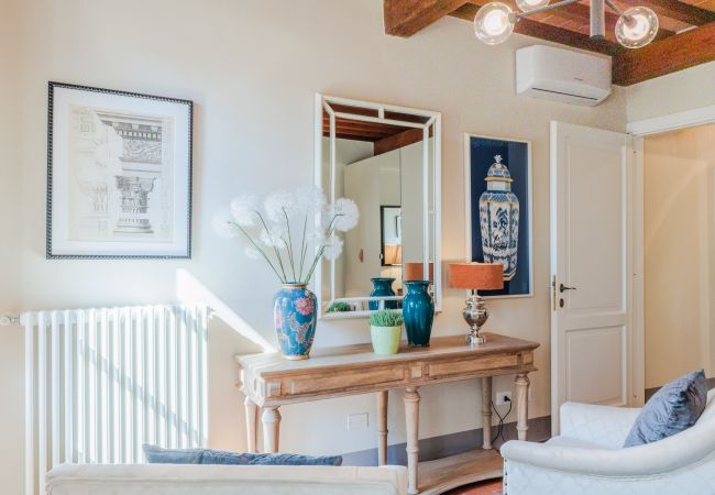 Appartamento a Lucca - Casa Lucky, Romantic Modern 3 bedrooms Penthouse inside the Walls of Lucca Appartamento a Lucca - Casa Lucky, Romantic Modern 3 bedrooms Penthouse inside the Walls of Lucca