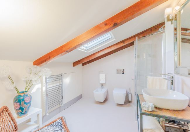 Appartamento a Lucca - Casa Lucky, Romantic Modern 3 bedrooms Penthouse inside the Walls of Lucca Appartamento a Lucca - Casa Lucky, Romantic Modern 3 bedrooms Penthouse inside the Walls of Lucca