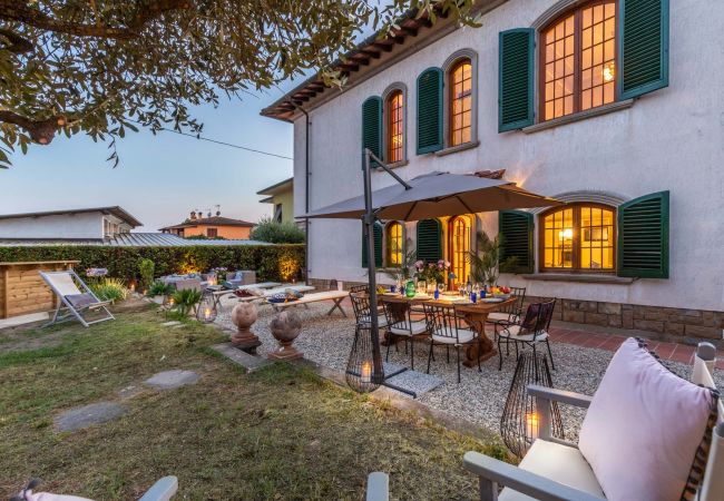 Villa a Monte San quirico - Villa Cesare, a Convenient 4 bedroom Villa with Pool close to Lucca Town Villa a Monte San quirico - Villa Cesare, a Convenient 4 bedroom Villa with Pool close to Lucca Town