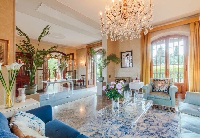 Villa a Monte San quirico - Villa Cesare, a Convenient 4 bedroom Villa with Pool close to Lucca Town Villa a Monte San quirico - Villa Cesare, a Convenient 4 bedroom Villa with Pool close to Lucca Town