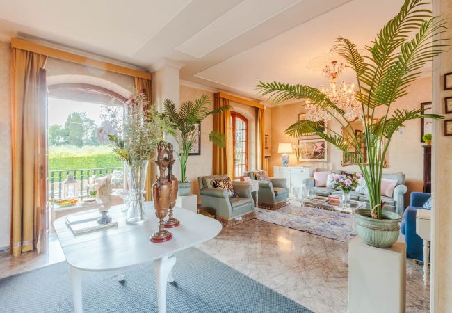 Villa a Monte San quirico - Villa Cesare, a Convenient 4 bedroom Villa with Pool close to Lucca Town Villa a Monte San quirico - Villa Cesare, a Convenient 4 bedroom Villa with Pool close to Lucca Town