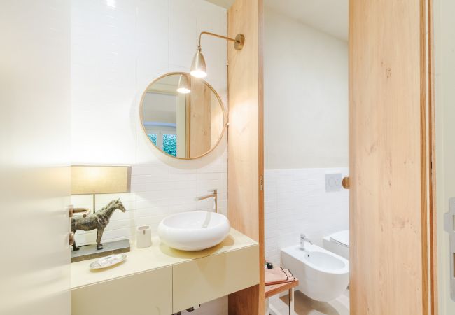 Appartamento a Lucca - Vissi D'Arte, a Luxury Ground Floor Apartment with Private Garden inside the Walls of Lucca Appartamento a Lucca - Vissi D'Arte, a Luxury Ground Floor Apartment with Private Garden inside the Walls of Lucca