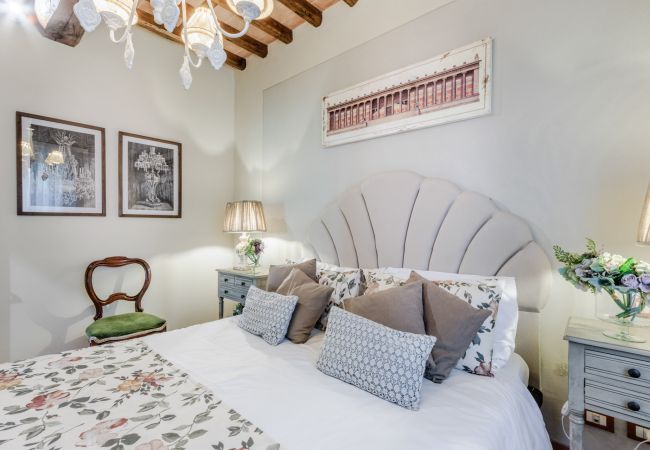 Villa a Monte San quirico - 3 Bedrooms Farmhouse with Shared Pool in the Fattoria Sardi Wine Resort in Lucca Villa a Monte San quirico - 3 Bedrooms Farmhouse with Shared Pool in the Fattoria Sardi Wine Resort in Lucca