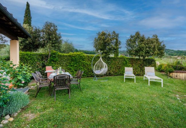 Villa a Monte San quirico - 3 Bedrooms Farmhouse with Shared Pool in the Fattoria Sardi Wine Resort in Lucca Villa a Monte San quirico - 3 Bedrooms Farmhouse with Shared Pool in the Fattoria Sardi Wine Resort in Lucca