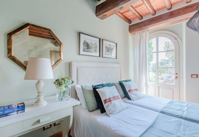 Appartamento a Monte San quirico - Elisa Farmhouse Apartment in Wine Resort in Lucca Appartamento a Monte San quirico - Elisa Farmhouse Apartment in Wine Resort in Lucca