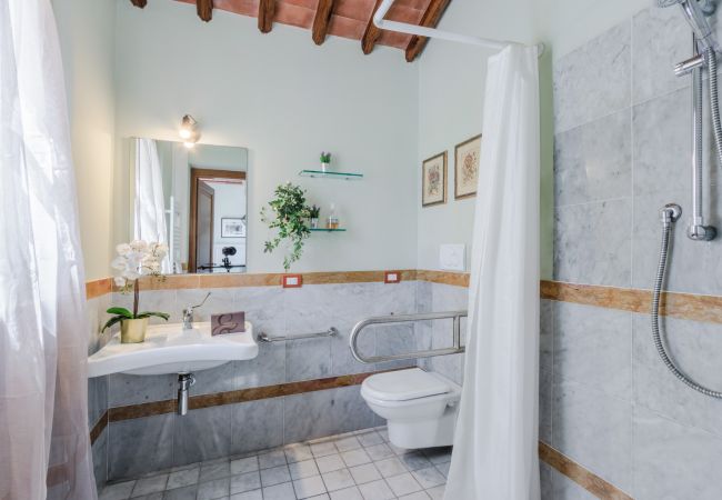 Appartamento a Monte San quirico - Elisa Farmhouse Apartment in Wine Resort in Lucca Appartamento a Monte San quirico - Elisa Farmhouse Apartment in Wine Resort in Lucca