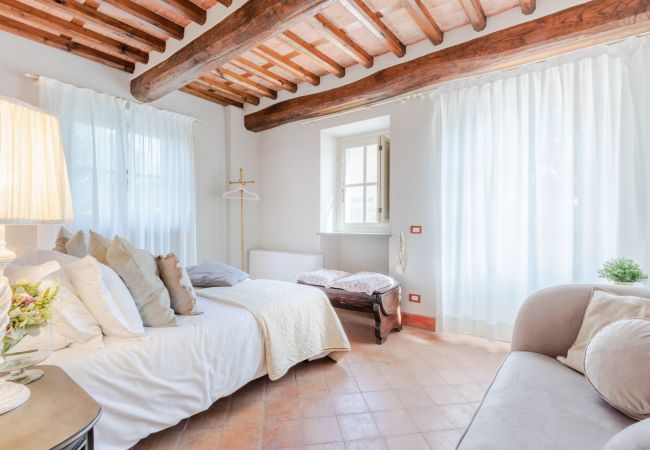 Appartamento a Monte San quirico - Jacopo Farmhouse Apartment in Wine Resort in Lucca Appartamento a Monte San quirico - Jacopo Farmhouse Apartment in Wine Resort in Lucca