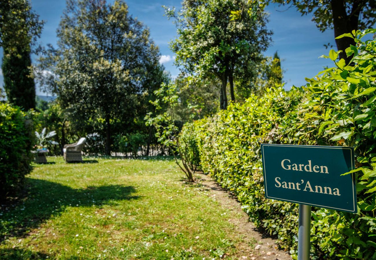 Appartamento a Monte San quirico - Anna Farmhouse Apartment in Wine Resort in Lucca Appartamento a Monte San quirico - Anna Farmhouse Apartment in Wine Resort in Lucca