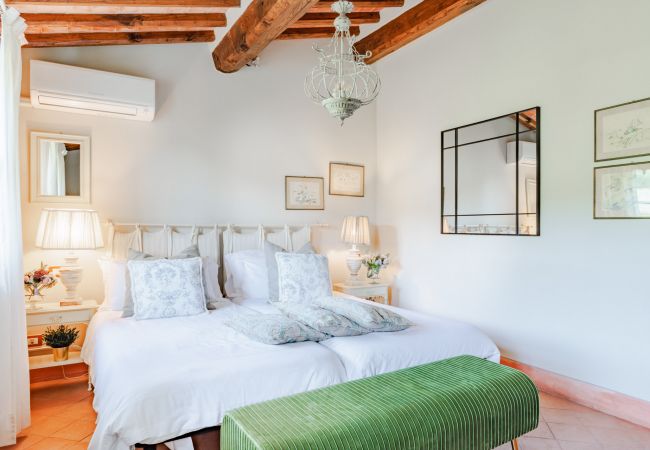 Appartamento a Monte San quirico - Pietro Farmhouse Apartment in Wine Resort in Lucca Appartamento a Monte San quirico - Pietro Farmhouse Apartment in Wine Resort in Lucca