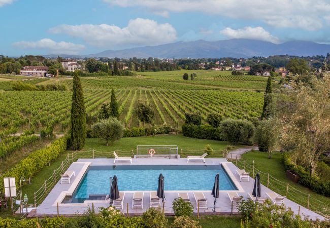  a Monte San quirico - Maria Farmhouse Apartment in Wine Resort in Lucca