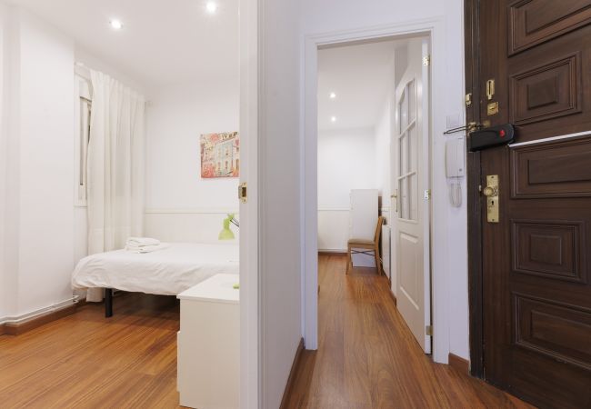 Appartamento a Barcelona - Terraza privada, 3 dormitorios, 2 baños, Barcelona centro Appartamento a Barcelona - Terraza privada, 3 dormitorios, 2 baños, Barcelona centro