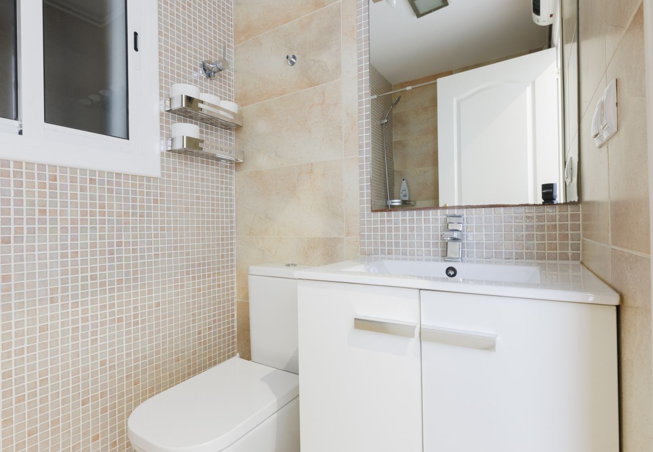 Appartamento a Barcelona - Terraza privada, 3 dormitorios, 2 baños, Barcelona centro Appartamento a Barcelona - Terraza privada, 3 dormitorios, 2 baños, Barcelona centro