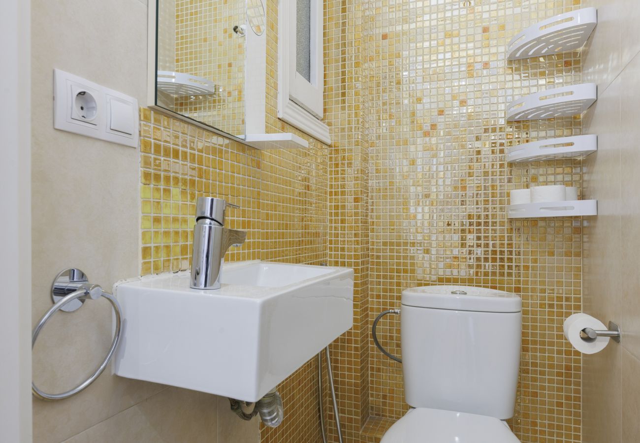 Appartamento a Barcelona - Terraza privada, 3 dormitorios, 2 baños, Barcelona centro Appartamento a Barcelona - Terraza privada, 3 dormitorios, 2 baños, Barcelona centro