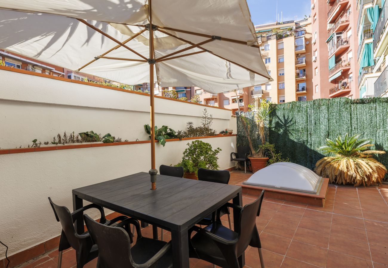 Appartamento a Barcelona - Terraza privada, 3 dormitorios, 2 baños, Barcelona centro Appartamento a Barcelona - Terraza privada, 3 dormitorios, 2 baños, Barcelona centro
