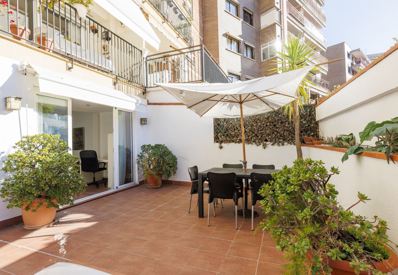 Appartamento a Barcelona - Terraza privada, 3 dormitorios, 2 baños, Barcelona centro Appartamento a Barcelona - Terraza privada, 3 dormitorios, 2 baños, Barcelona centro