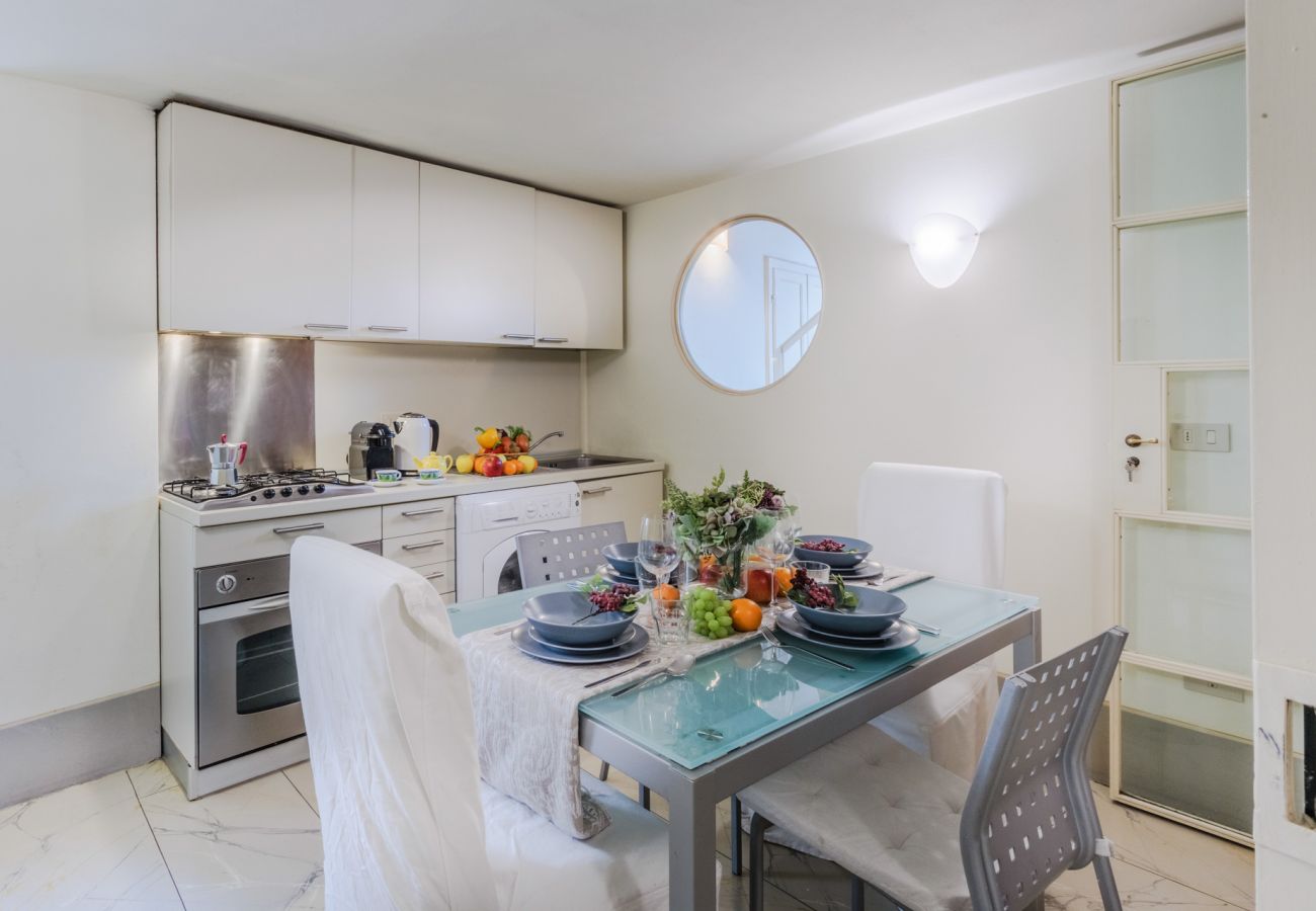 Appartamento a Lucca - Elegant Apartment in a Quiet Street inside the Walls Of Lucca Appartamento a Lucca - Elegant Apartment in a Quiet Street inside the Walls Of Lucca
