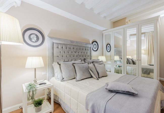 Appartamento a Lucca - Lapo 2 bedrooms and outdoor inside Lucca Appartamento a Lucca - Lapo 2 bedrooms and outdoor inside Lucca