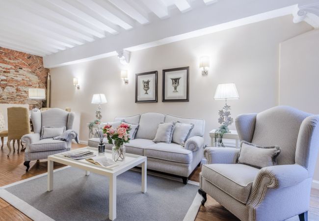 Appartamento a Lucca - Lapo 2 bedrooms and outdoor inside Lucca Appartamento a Lucca - Lapo 2 bedrooms and outdoor inside Lucca