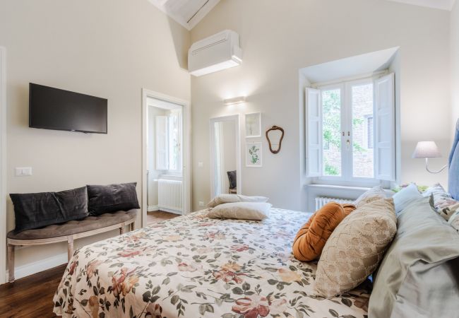 Appartamento a Lucca - 3 bedrooms Apartment by the Lucca Cathedral Appartamento a Lucca - 3 bedrooms Apartment by the Lucca Cathedral